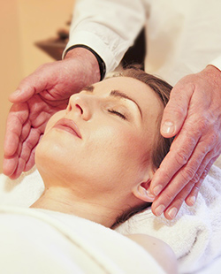 http://www.sabercuidar-online.pt/wp-content/uploads/2016/08/reiki-terapias-complementares.jpg